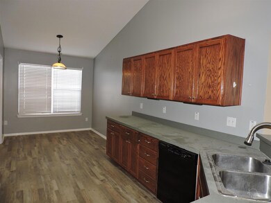 724 Hanley Downs Dr, Cantonment, FL 32533 - photo 2