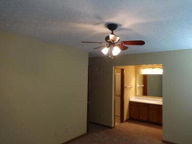 3469 High Creek Dr, Columbus, OH 43223 - photo 4