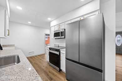 8912 Michael Edward Dr, Louisville, KY 40291 - photo 7