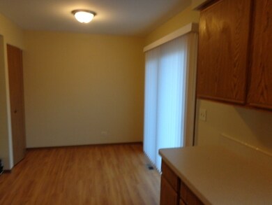 1404 Keele Dr, Carpentersville, IL 60110 - photo 3