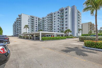 The Patrician unit 5010, Palm Beach, FL 33480 - photo 2