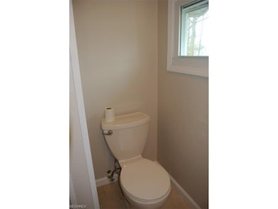 1503 Hilton Dr, Akron, OH 44313 - photo 4