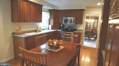 823 Strawberry Ln, Langhorne, PA 19047 - photo 6