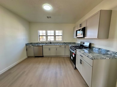 118 W Cedar Ave, Pond Creek, OK 73766 - photo 7