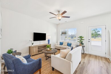 15SilverStreet-102FoxChase-IslandHouseMe