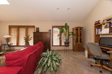 9861 Oak Forest-06