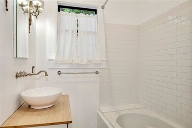 Ensuite primary bathroom