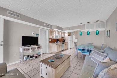 4109 Living 2