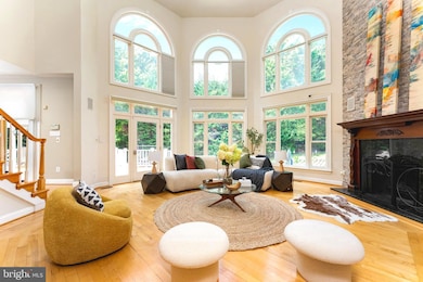 1445 Mayhurst Blvd, McLean, VA 22102 - photo 5