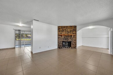 2812 Kraft Dr, Deltona, FL 32738 - photo 4