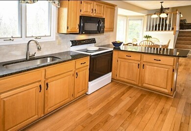 22 Noel Rd, Andover, MA 01810 - photo 3