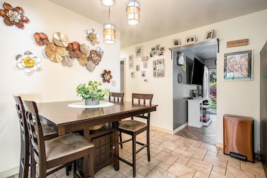 1750_6_DiningRm