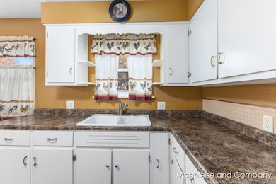 300 Eola St SE, Grand Rapids, MI 49507 - photo 7