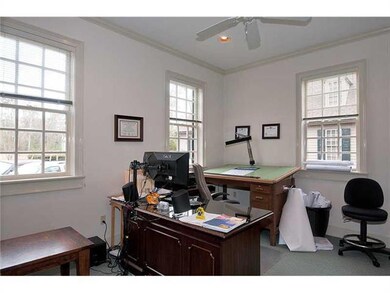 Studio/Study/Office.