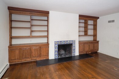 1410 Low Rd-105