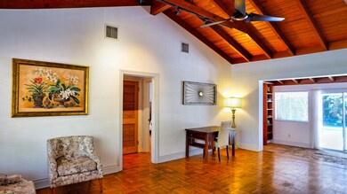 Living Room, 154 Euclid Blvd