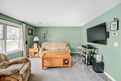 4 Farnum St unit B, Blackstone, MA 01504 - photo 7