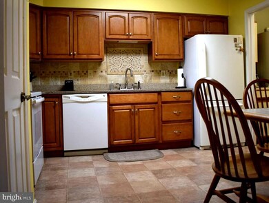 906 Yardarm Ln, Annapolis, MD 21401 - photo 4