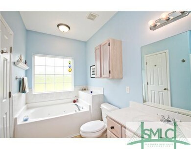 Master Bath/Spa. Jetted Tub!!