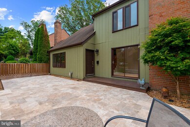 1417 Green Run Ln, Reston, VA 20190 - photo 2