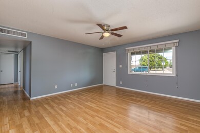 919 W Parkway-8