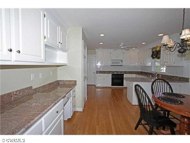 Breakfast Nook - Desk