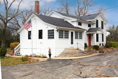 unlisted-address, Woodstock, IL 60098 - photo 4