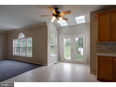 344 Aftons Cir, Spring City, PA 19475 - photo 4