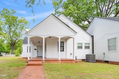 208 S Andrews Ave, Goldsboro, NC 27530 - photo 4