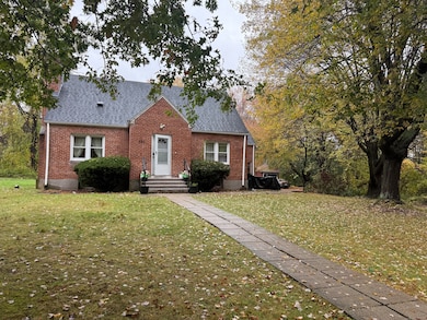 580 W Wolcott Ave, Windsor, CT 06095 - photo 3