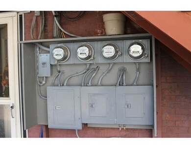 25 Richards St, Worcester, MA 01603 - photo 5