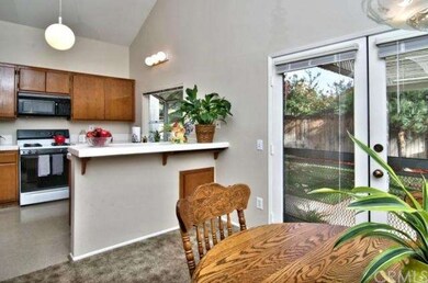 Breakfast Bar Seating at Kitchen