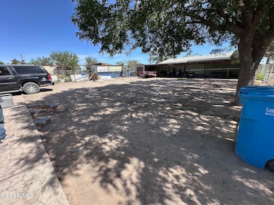 15215 Los Angeles, Fabens, TX 79838 - photo 7