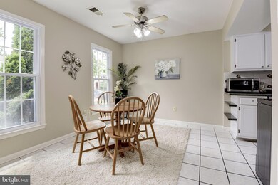 9146 Broken Oak Place unit 82B, Burke, VA 22015 - photo 3