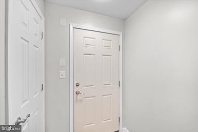 21228 Mcfadden Square unit 411, Sterling, VA 20165 - photo 4