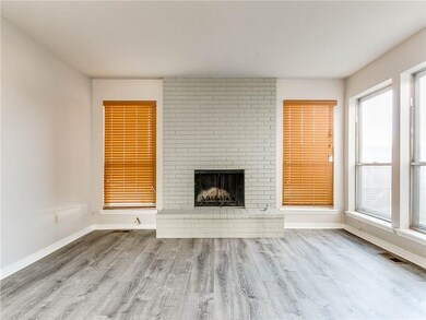 11305 Benttree Cir, Oklahoma City, OK 73120 - photo 3