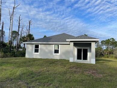 8040 Buttercup Cir, Port Labelle, FL 33935 - photo 2
