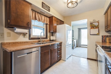 3416 Sue Ln NW, Cedar Rapids, IA 52405 - photo 7