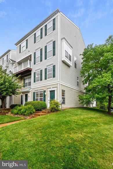 45504 Whistling Terrace unit 104, Sterling, VA 20166 - photo 2