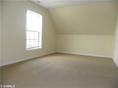 Bedroom - 19' x 11 Front bedroom with 3 closets, f