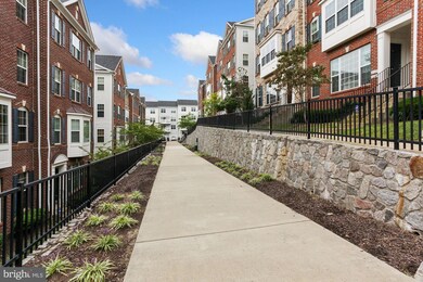 2327 Kew Gardens Dr, Woodbridge, VA 22191 - photo 4