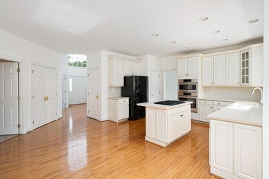 8377 Daventry_MLS_7
