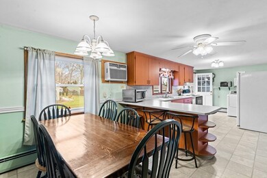 135 Draper Ave, North Attleboro, MA 02760 - photo 3