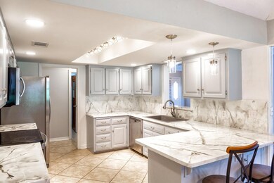 3811 Nocona Dr, Granbury, TX 76049 - photo 6