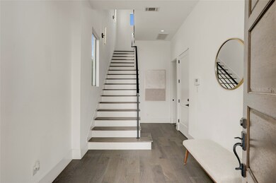 315 E 2nd St, Houston, TX 77007 - photo 2