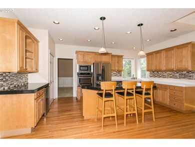 2352 Oakhurst Ln, Lake Oswego, OR 97034 - photo 2