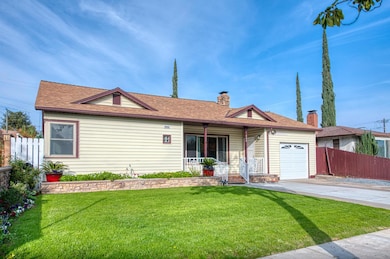 542 W Harvard Ave, Fresno, CA 93705 - photo 7