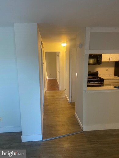 330 Wendover Dr unit 140A, Norristown, PA 19403 - photo 5