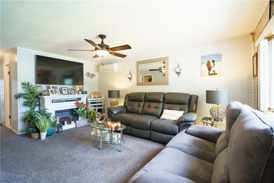 76 Vanderbilt Rd, Warwick, RI 02886 - photo 5