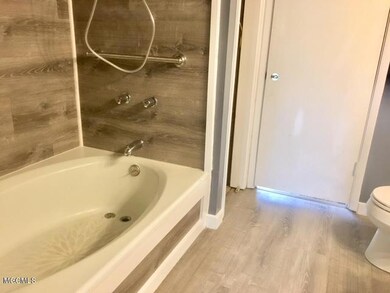 129 lanai bath tub